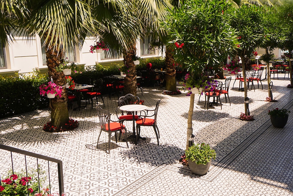 Sura Hagia Sophia Hotel — Restaurant & bars in Istanbul, Istanbul