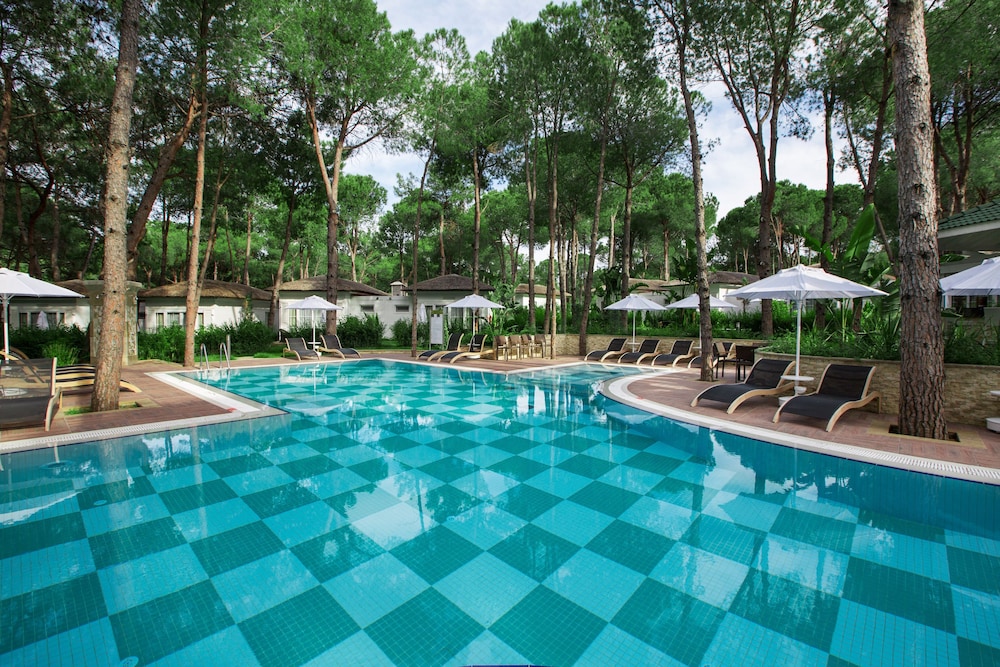 Nirvana Mediterranean Excellence – Ultra All Inclusive — Pool in Kemer