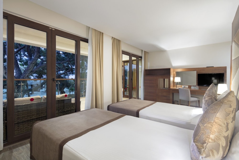 Nirvana Mediterranean Excellence – Ultra All Inclusive — Rooms in Kemer