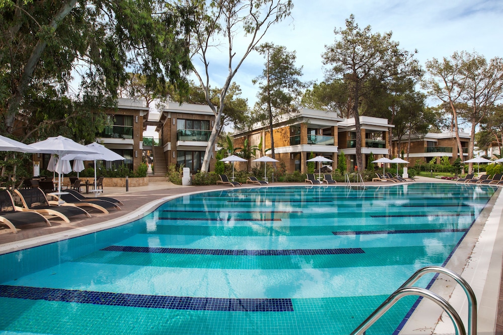 Nirvana Mediterranean Excellence – Ultra All Inclusive — Pool in Kemer