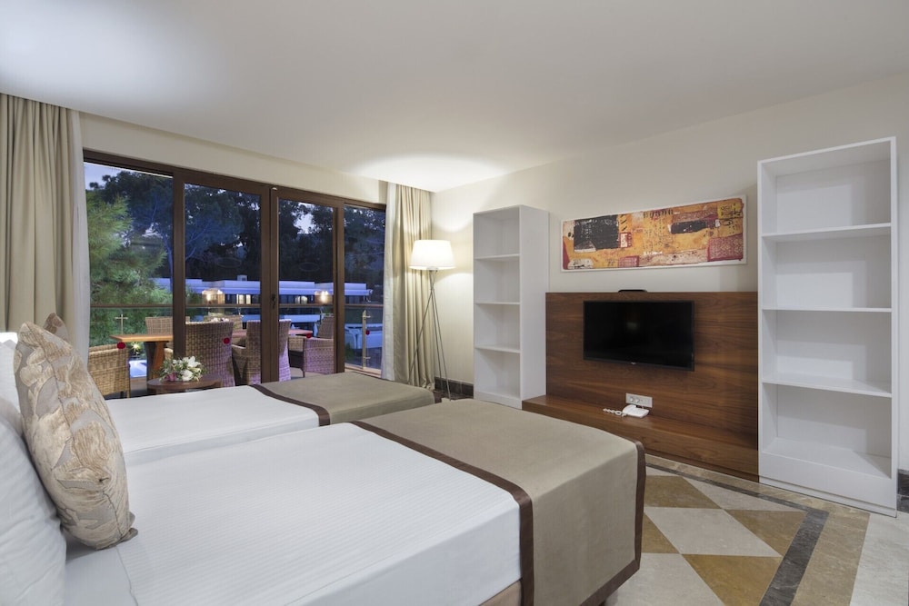 Nirvana Mediterranean Excellence – Ultra All Inclusive — Rooms in Kemer