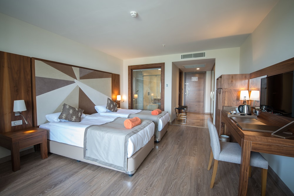 Nirvana Mediterranean Excellence – Ultra All Inclusive — Rooms in Kemer