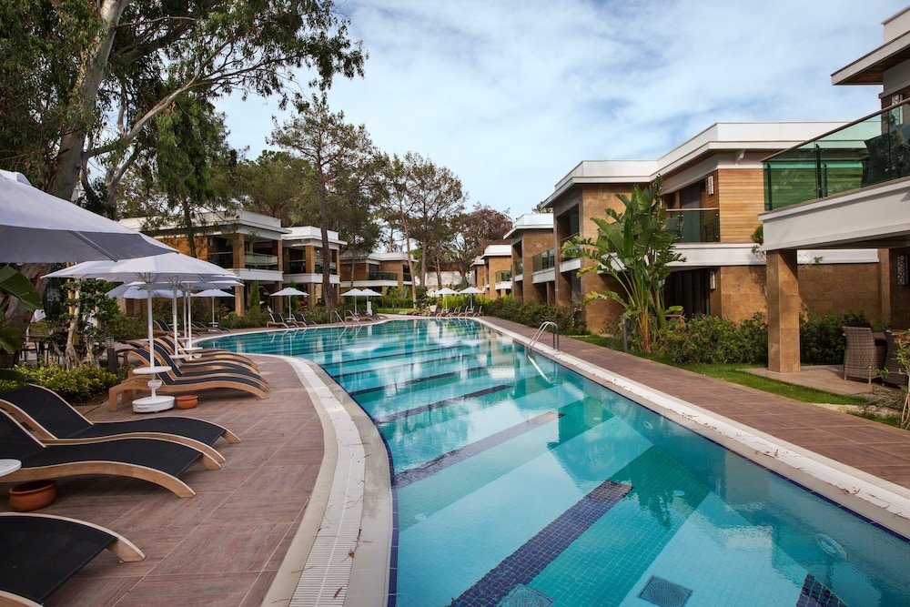 Nirvana Mediterranean Excellence – Ultra All Inclusive — Pool in Kemer
