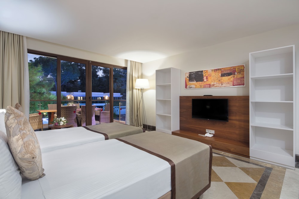 Nirvana Mediterranean Excellence – Ultra All Inclusive — Rooms in Kemer