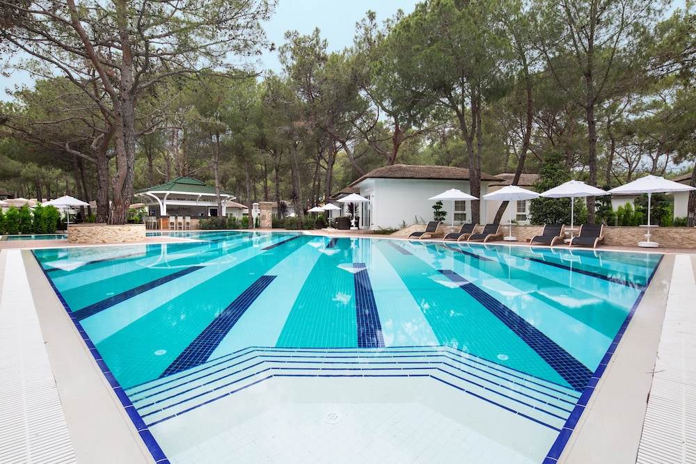 Nirvana Mediterranean Excellence – Ultra All Inclusive — Pool in Kemer