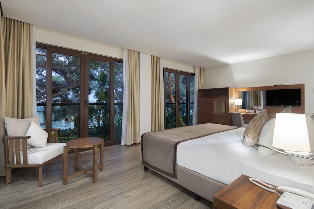 Nirvana Mediterranean Excellence – Ultra All Inclusive — Rooms in Kemer