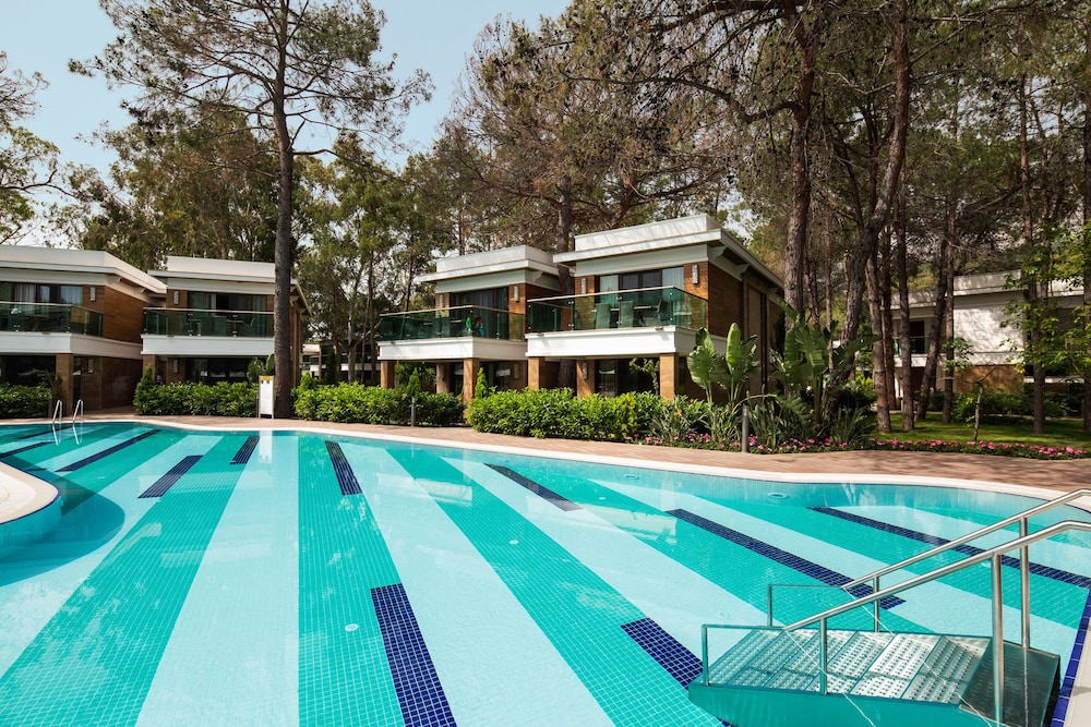 Nirvana Mediterranean Excellence – Ultra All Inclusive — Pool in Kemer