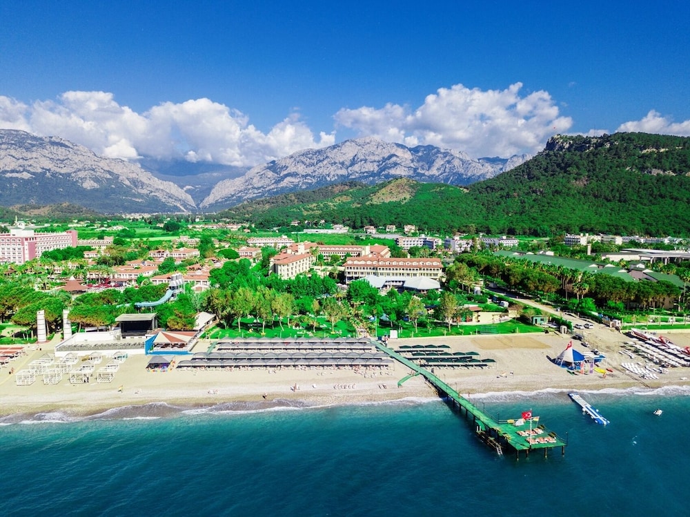 Queen's Park Resort Goynuk - All Inclusive — Beach in Kemer