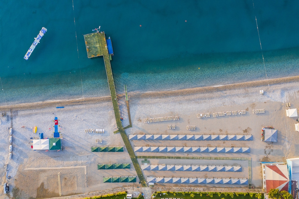 Queen's Park Resort Goynuk - All Inclusive — Beach in Kemer