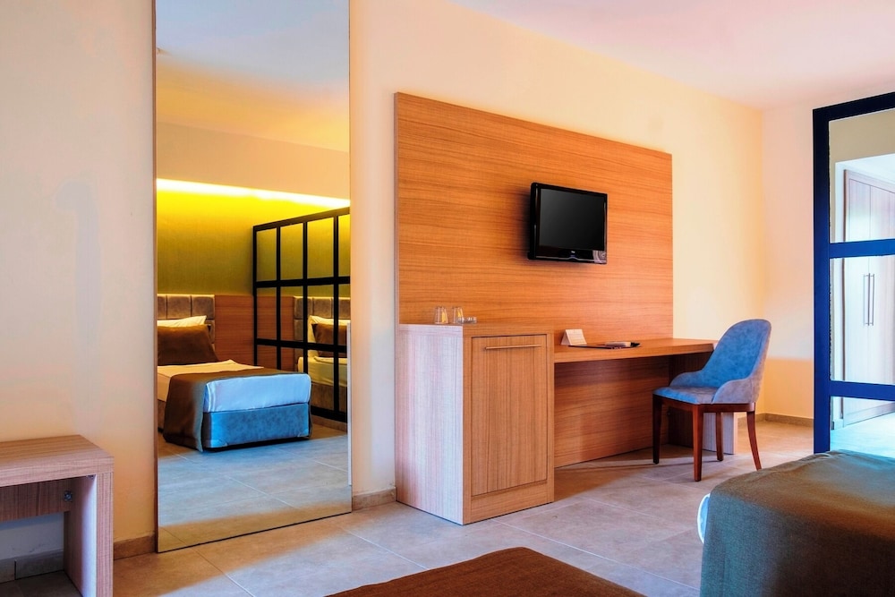 Queen's Park Resort Goynuk - All Inclusive — Hotel rooms in Kemer