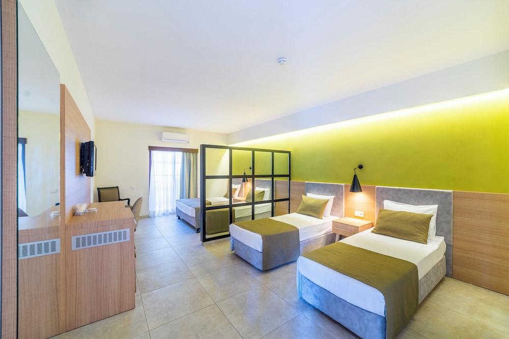 Queen's Park Resort Goynuk - All Inclusive — Hotel rooms in Kemer