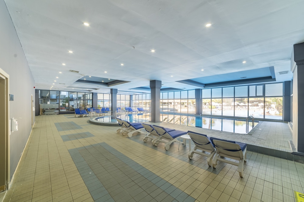 Queen's Park Resort Goynuk - All Inclusive — Swimming pool in Kemer