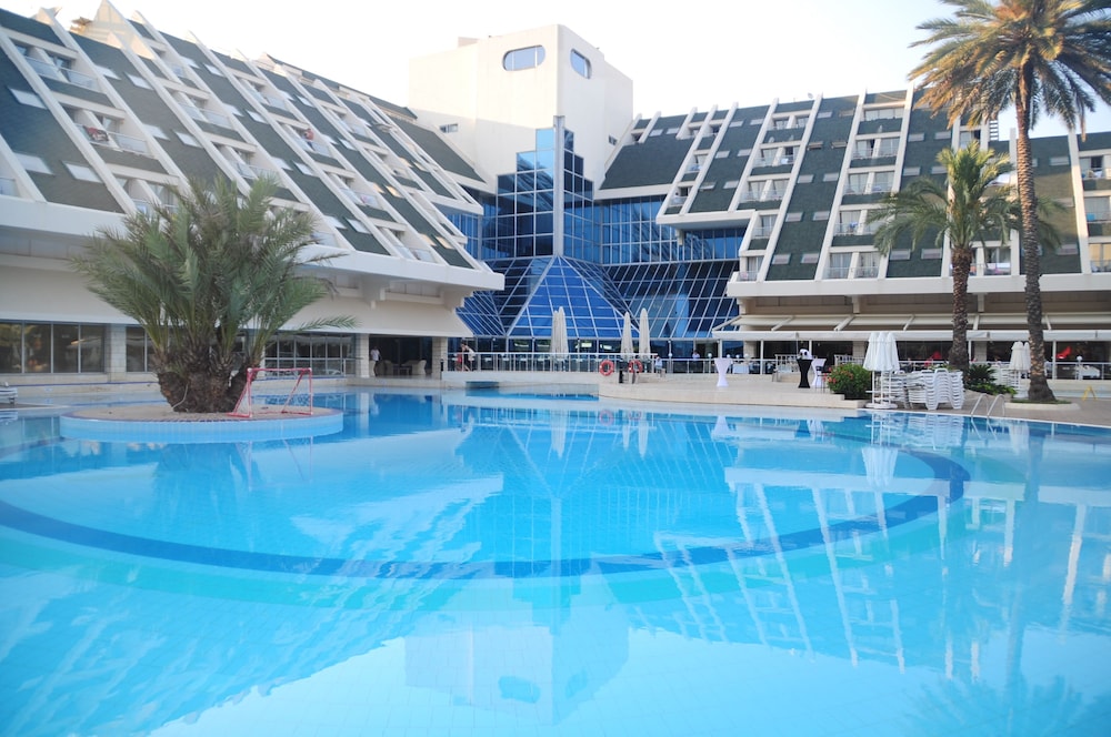 Queen's Park Resort Goynuk - All Inclusive — Swimming pool in Kemer