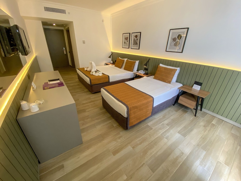 Queen's Park Resort Goynuk - All Inclusive — Hotel rooms in Kemer