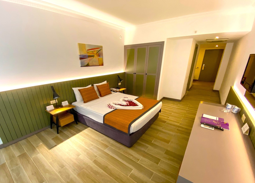 Queen's Park Resort Goynuk - All Inclusive — Hotel rooms in Kemer