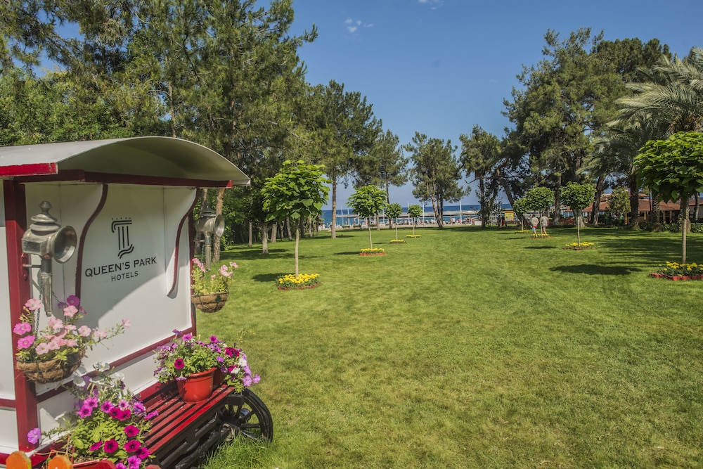 Queen's Park Resort Goynuk - All Inclusive — Beach in Kemer