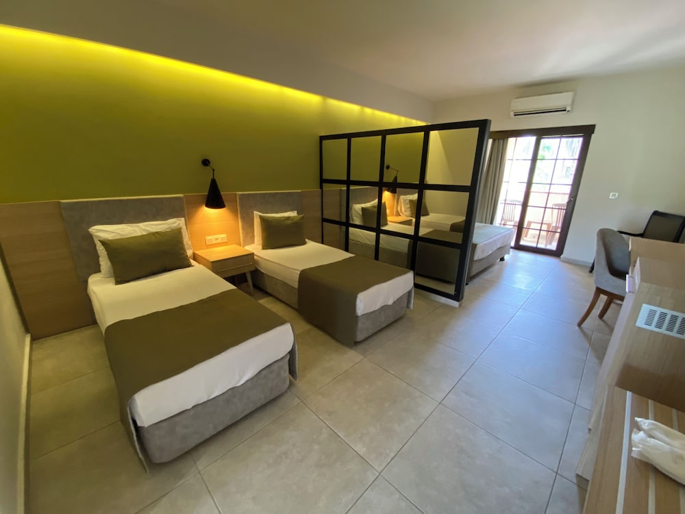 Queen's Park Resort Goynuk - All Inclusive — Hotel rooms in Kemer