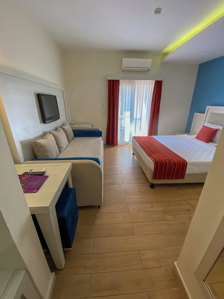 Queen's Park Resort Goynuk - All Inclusive — Hotel rooms in Kemer
