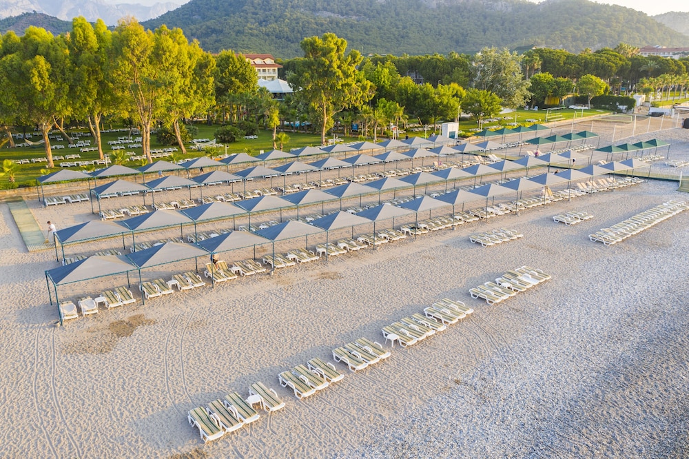 Queen's Park Resort Goynuk - All Inclusive — Beach in Kemer
