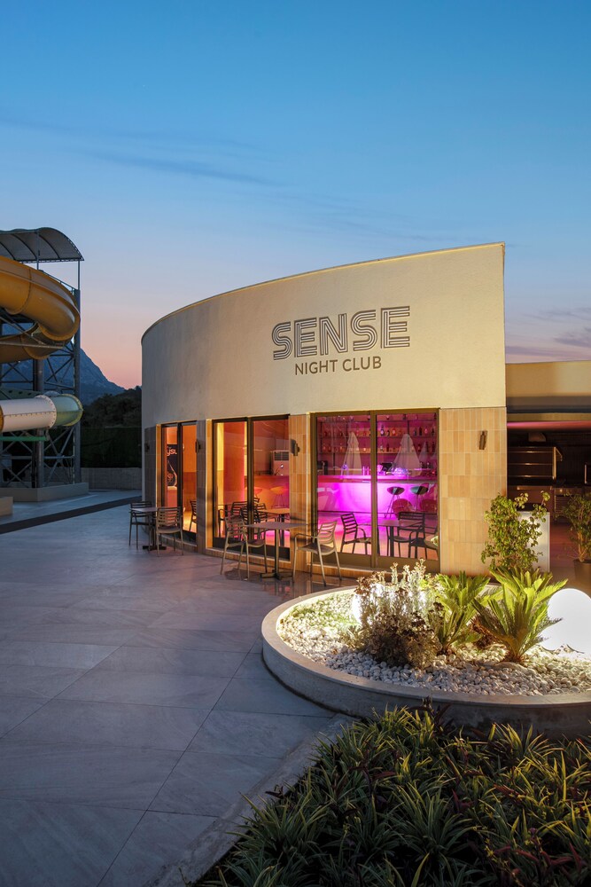 Greenwood Kemer Resort - All inclusive — Restaurant & bars in Kemer