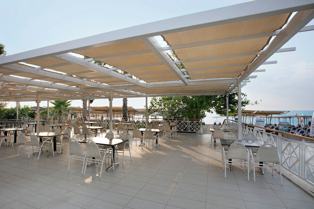Greenwood Kemer Resort - All inclusive — Restaurant & bars in Kemer
