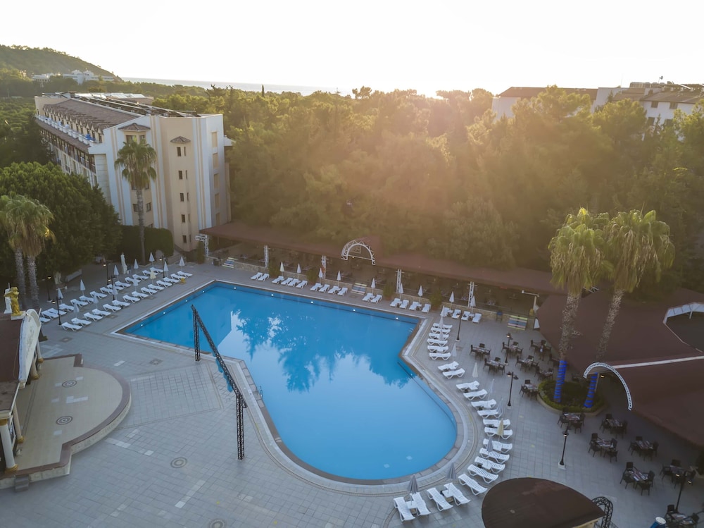 Armas Kaplan Paradise - All Inclusive — Pool in Kemer