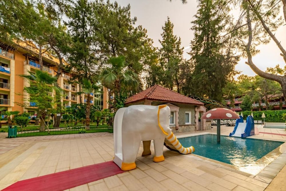 Armas Kaplan Paradise - All Inclusive — Pool in Kemer
