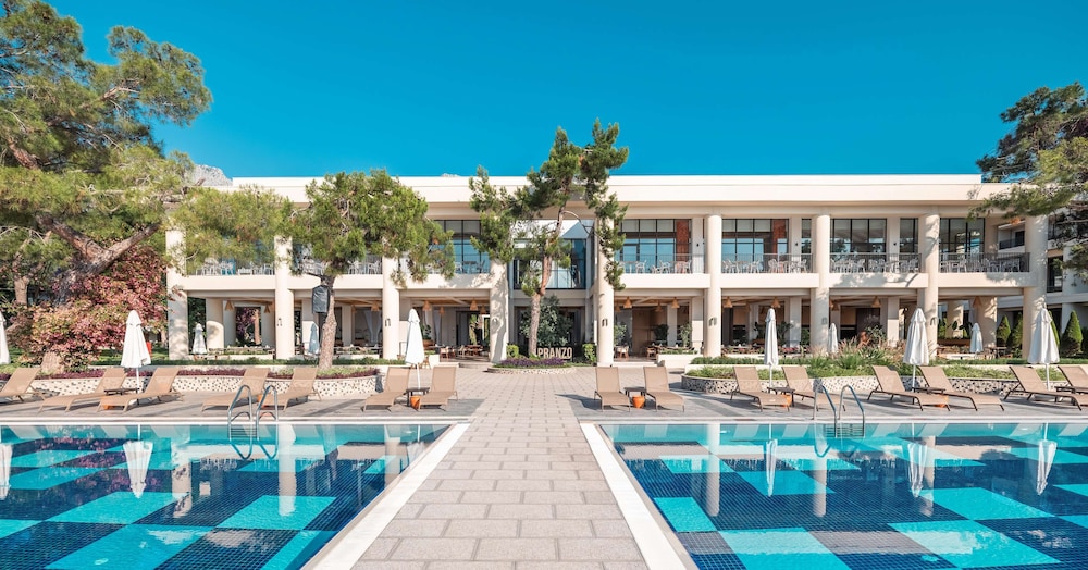 Sherwood Exclusive Kemer — Hotel building in Kemer