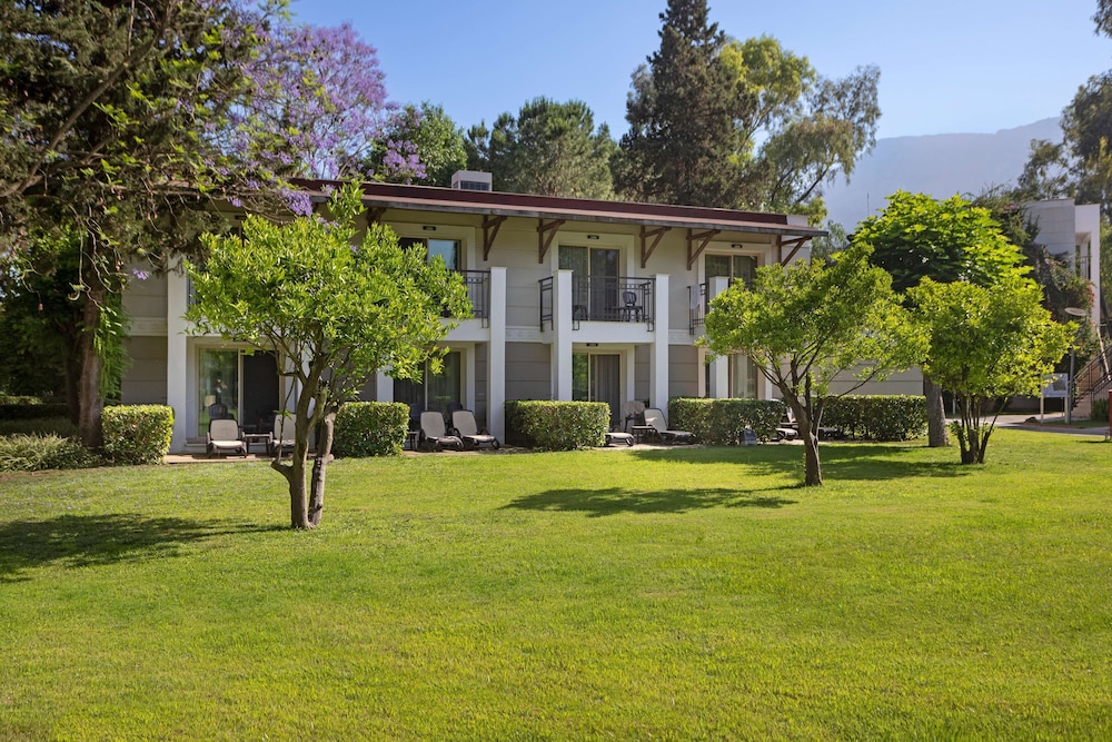 Sherwood Exclusive Kemer — Hotel building in Kemer
