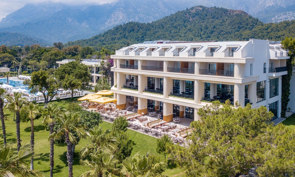 Sherwood Exclusive Kemer — Hotel building in Kemer