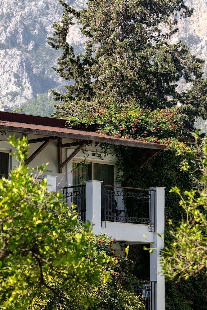 Sherwood Exclusive Kemer — Hotel building in Kemer
