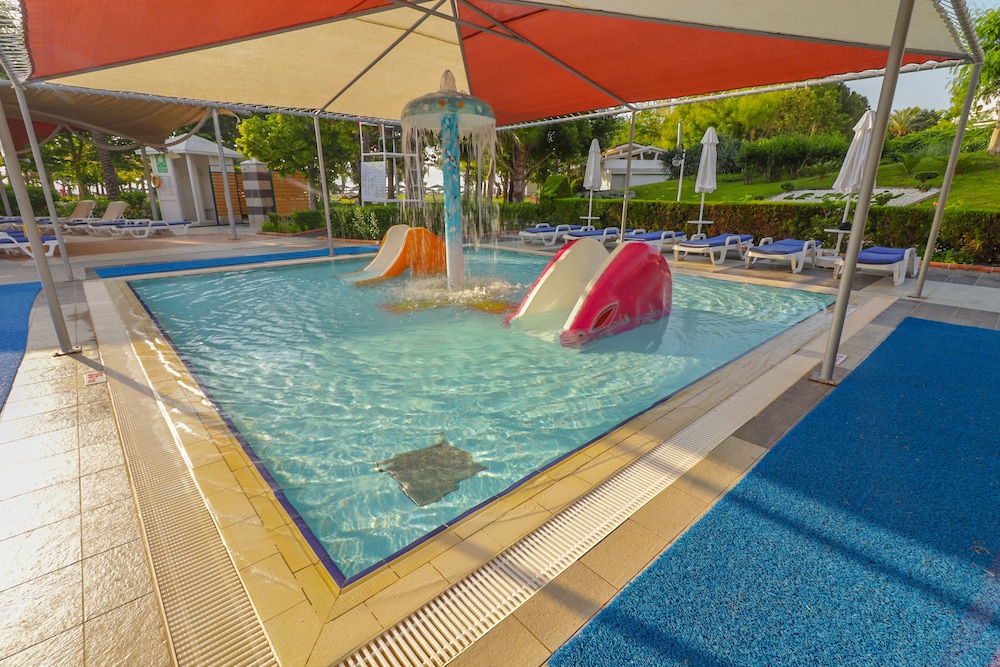 Le Jardin Resort Holiday Village - All inclusive — Swimming pool in Kemer