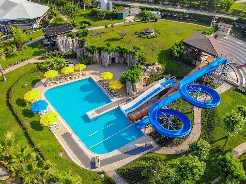 Le Jardin Resort Holiday Village - All inclusive — Swimming pool in Kemer