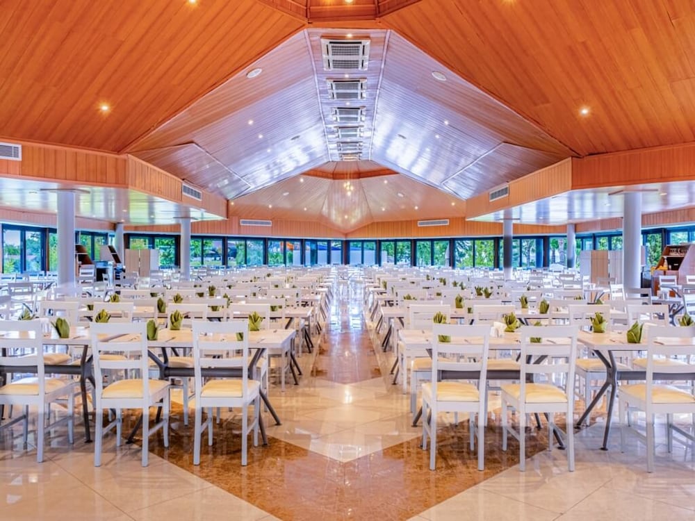 Le Jardin Resort Holiday Village - All inclusive — Hotel building in Kemer