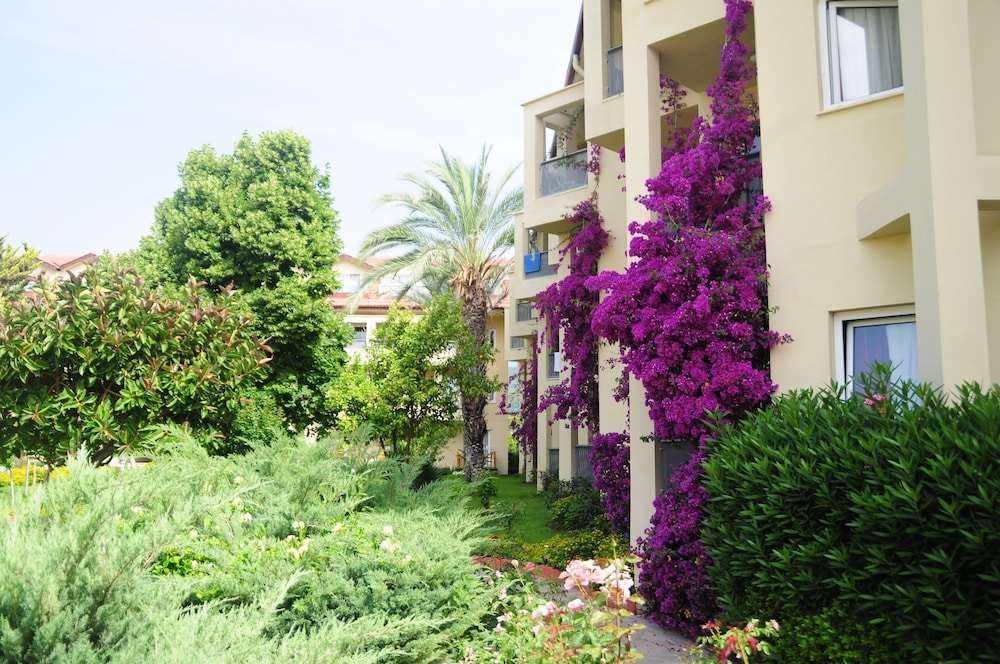 Le Jardin Resort Holiday Village - All inclusive — Hotel building in Kemer