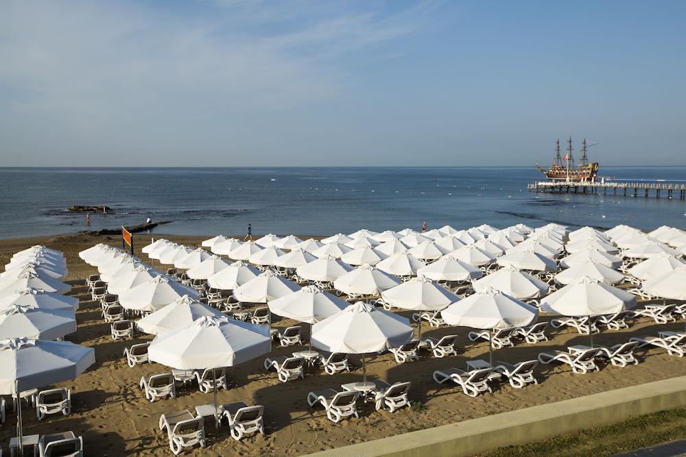 The Sense De Luxe – All Inclusive — Beach in Side