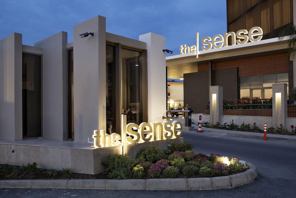 The Sense De Luxe – All Inclusive — Hotel building in Side