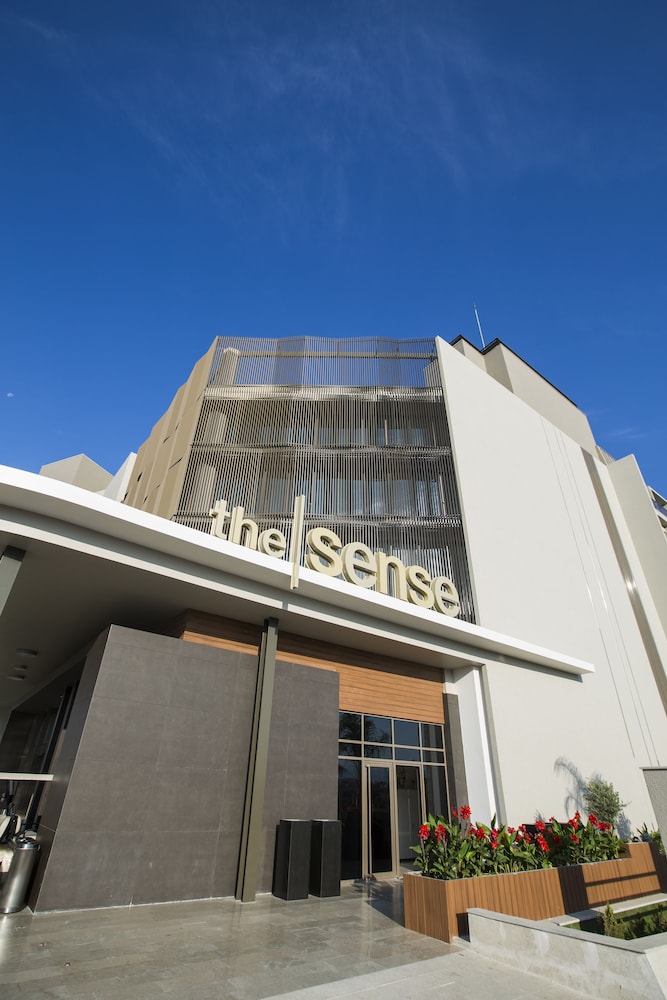 The Sense De Luxe – All Inclusive — Hotel building in Side