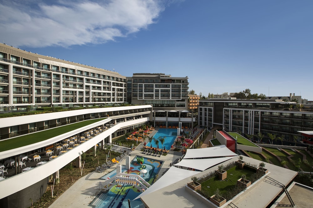 The Sense De Luxe – All Inclusive — Swimming pool in Side