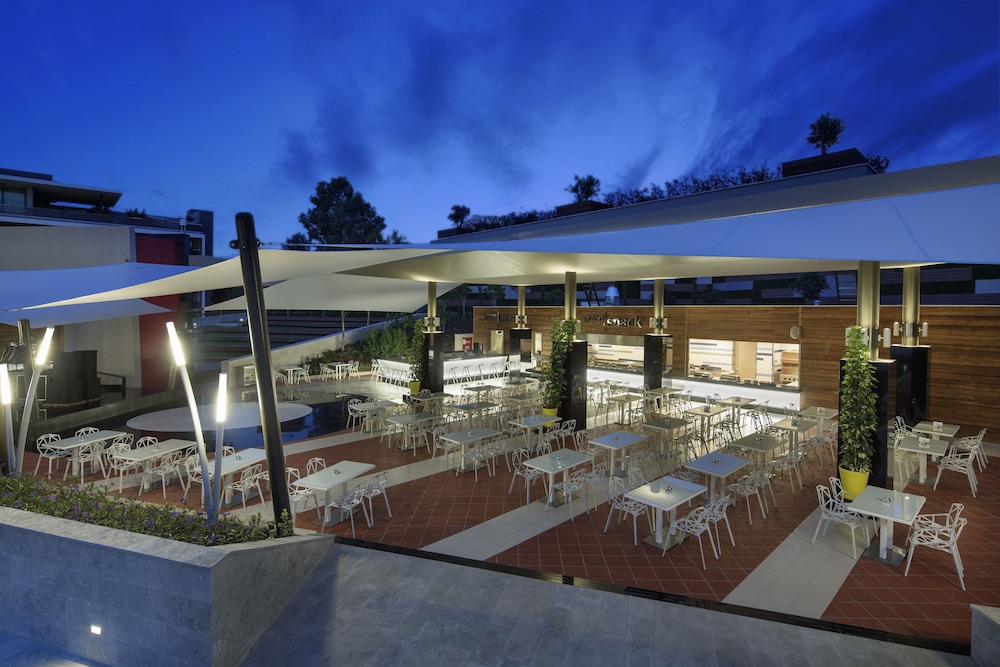 The Sense De Luxe – All Inclusive — Restaurant & bars in Side