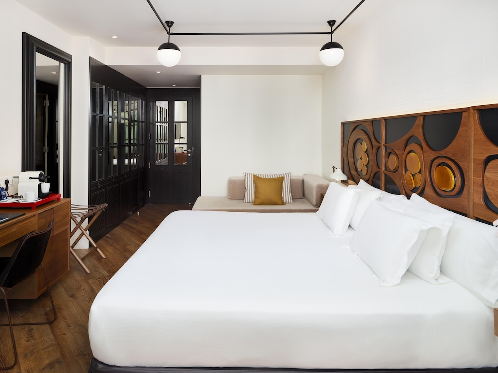 H10 Metropolitan — Hotel rooms in Barcelona, Catalonia