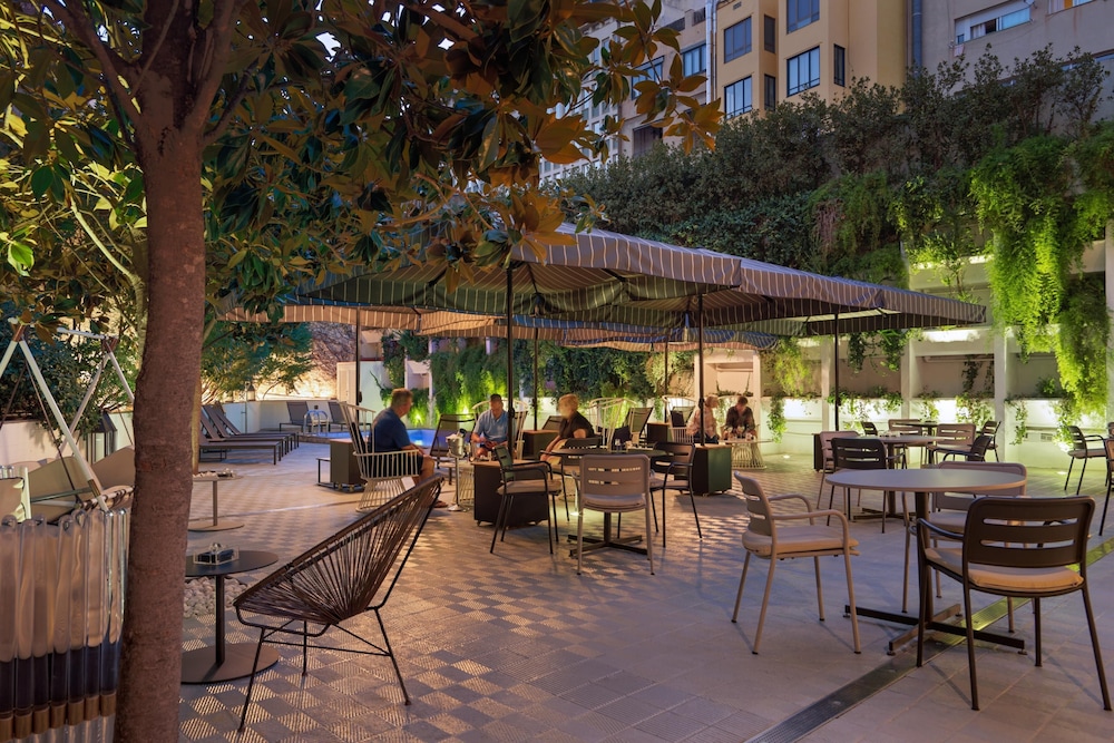 H10 Metropolitan — Restaurant & bars in Barcelona, Catalonia