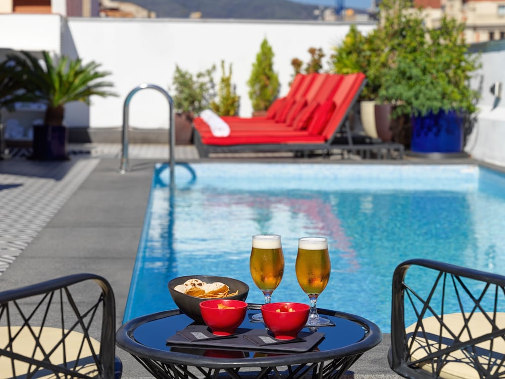 H10 Metropolitan — Swimming pool in Barcelona, Catalonia