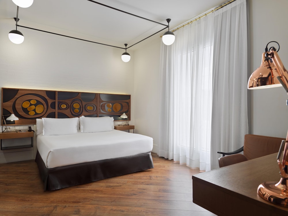 H10 Metropolitan — Hotel rooms in Barcelona, Catalonia