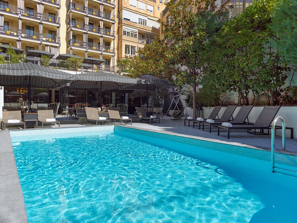 H10 Metropolitan — Swimming pool in Barcelona, Catalonia
