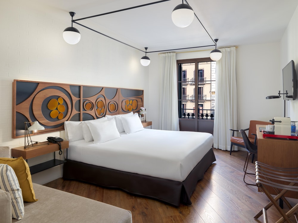 H10 Metropolitan — Hotel rooms in Barcelona, Catalonia