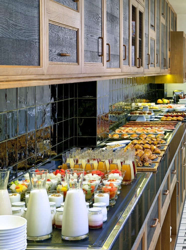 H10 Metropolitan — Restaurant & bars in Barcelona, Catalonia