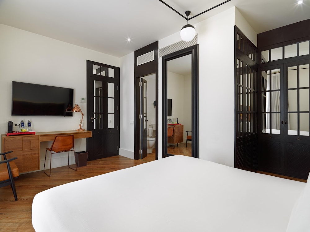 H10 Metropolitan — Hotel rooms in Barcelona, Catalonia