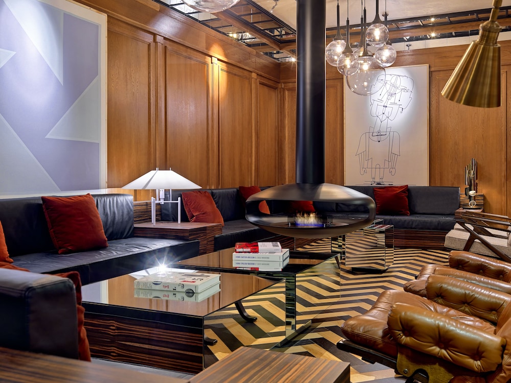 H10 Metropolitan — Restaurant & bars in Barcelona, Catalonia