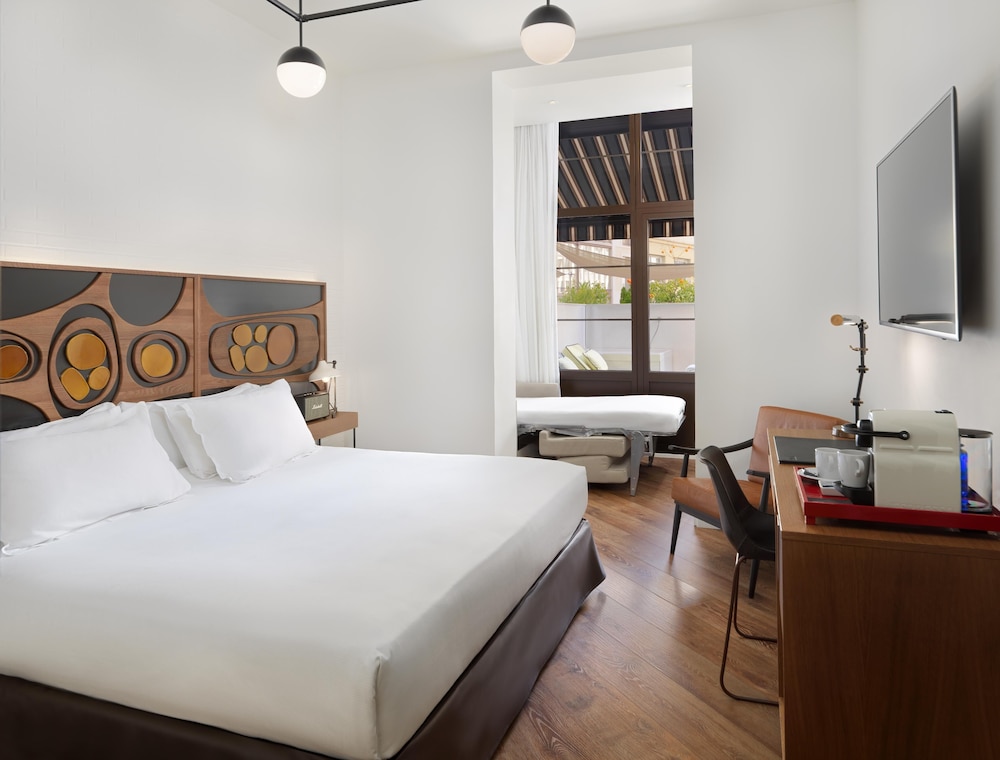 H10 Metropolitan — Hotel rooms in Barcelona, Catalonia
